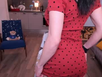 Delicious skinny girl lets the little boy fuck